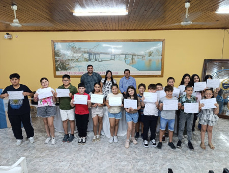 Se realizó la entrega de certificados del curso de informática "Exploradores Digitales"